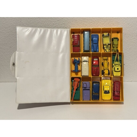 Vintage Car Carry Collector's Case with Diecast Cars Trucks 15 Mixed Toy Lot - Picture 7 of 10